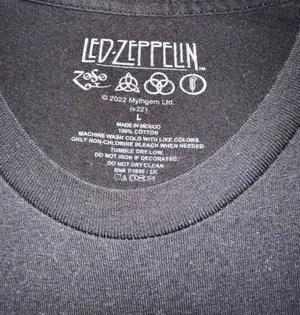 Led Zeppelin Graphic Band Tee - Vintage Style Men’s Shirt is a size Large. thumbnail 2