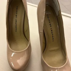 Chic Beige Platform Heels Nude Paten 7M. Very nice! Chinese Laundry thumbnail 6