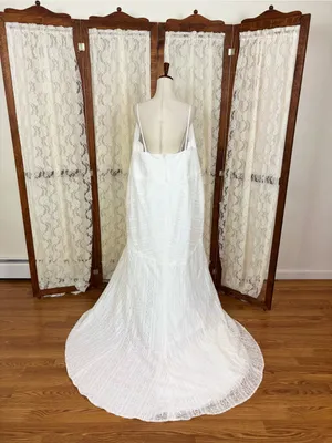 Gorgeous New Galina by David’s Bridal Crochet Lace Slip Wedding Gown thumbnail 8