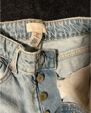 H&M Women’s Light Wash High Rise Baggy Straight Jeans 4 thumbnail 3
