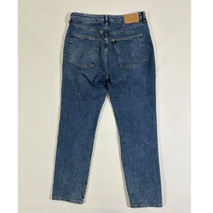 H&M Womens Ultra High Waist Mom Jeans Medium Wash Blue Button Fly Size 12 thumbnail 6