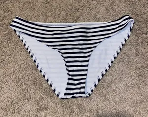 Bikini Bottoms thumbnail 1