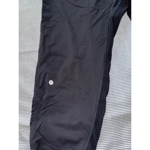 Lululemon Women's Dance Studio Crop Black Size‎ 12 thumbnail 3