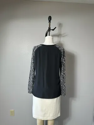 Ann Taylor Womens Blouse Size M Flowers Long Sleeve Lightweight Cotton Blend thumbnail 6