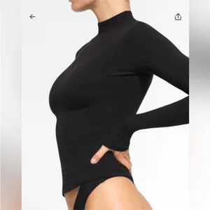 SKIMS NWT Cotton Jersey Turtleneck Top Soot Size S black thumbnail 5