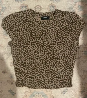 The Workshop crop top thumbnail 1