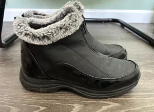 Weatherproof Women’s Black Faux Fur Lined Winter Snow Ankle Bootie Rona Sz 7 thumbnail 1