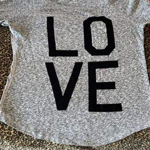 American Eagle Favorite T “LOVE” in Grey Heather thumbnail 6
