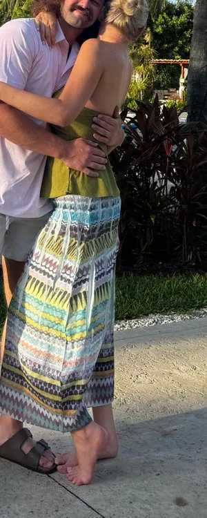 Skirt Multiple Size 8 thumbnail 1
