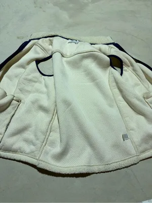 Vineyard vines Cream Sherpa Fleece Vest with Navy Trim medium thumbnail 8