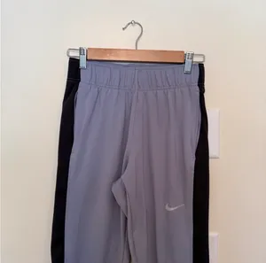 Nike purple regular rise therma fit running joggers thumbnail 3
