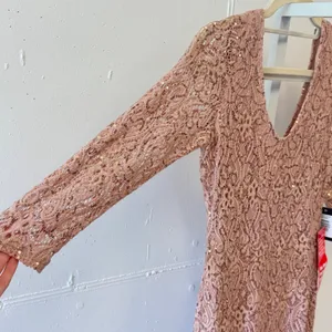 NWT Marina Blush Pink Sequin Lace V-Neck Maxi Gown Dress 6 263560 Wedding Guest thumbnail 5