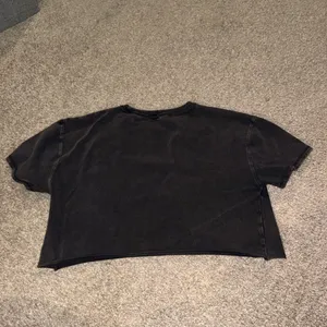 La Hearts Black Crop Top thumbnail 3