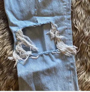 Abercrombie Ripped Jeans thumbnail 3