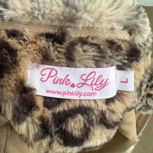 Pink Lily Faux Fur Leopard Print Quarter Zip Pullover (Oversized) thumbnail 3