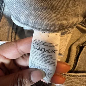 Old Navy Boyfriend Mid-Rise Distressed Gray Straight Leg Jean 12‎ Distressed thumbnail 3
