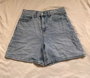 High waisted shorts thumbnail 1