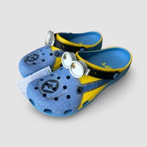 Crocs Despicable Me Minions Classic Clog Blue Yellow M8/W10 Novelty NWT thumbnail 2