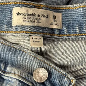 Abercrombie & Fitch SZ 29/8xs 90’s Straight Jeans Ultra Hi-Rise Curve Distressed thumbnail 8