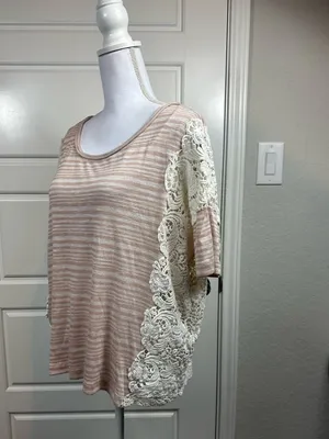 Free People We the Free Boho Cottage Floral Crochet Side Panel Blouse Size Large thumbnail 3