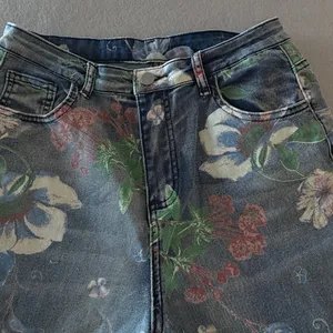 Women's Denim Floral Stamped Jeans Size Large #260709 thumbnail 3