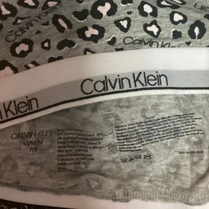 NEW Calvin Klein Gray Leopard Cheetah Animal Print Waistband Sports Bra Top Sz M thumbnail 5