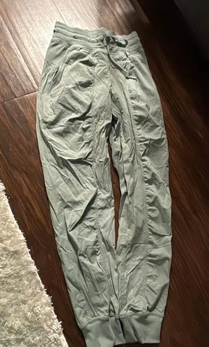 Lululemon Joggers Studio thumbnail 2
