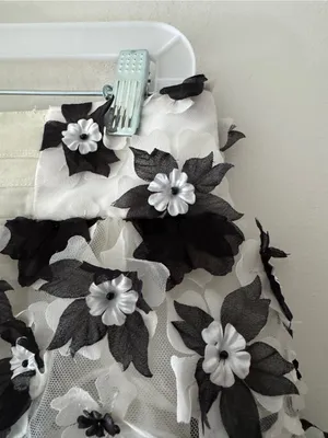 Alice + Olivia "Margarita" Tiered Floral Appliqué Mini Skirt thumbnail 5