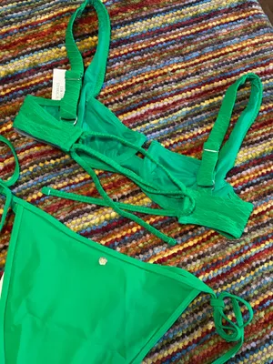Victoria's Secret Emerald Green Two-Piece Bikini Set 32A top & small bottom NWT thumbnail 10