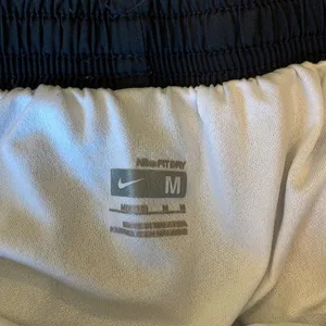 Nike Fit Dry Athletic Shorts with liner & drawstring Size M thumbnail 2