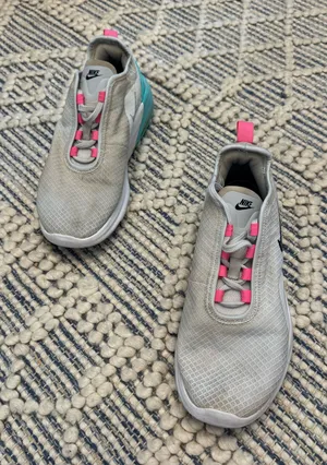 Nike Sneakers thumbnail 1