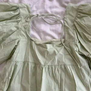 Abercrombie green spring peplum top Blouse thumbnail 4