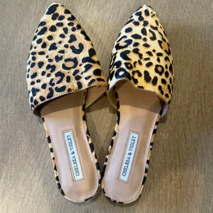 new Chelsea & Violet Eve 6.5 cheetah cowhair mule flat slip on shoes 2827 thumbnail 10