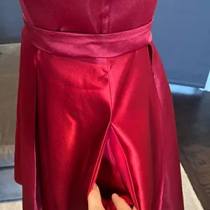Women’s Short Red Satin Prom Party Homecoming Dress Zip Up Back Size 2 NWT thumbnail 7