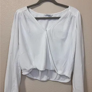 American Eagle Outfitters White Wrap Blouse size M thumbnail 2
