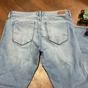 Abercrombie and Fitch jeans- 8S thumbnail 3