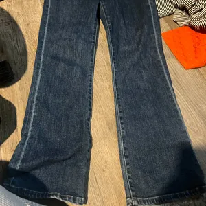 Quince Stretch High Rise Kick Flare Jeans Dark Wash size‎ 25 thumbnail 5