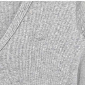 Hollister Henley T-Shirt Womens XXL Short Sleeve Ribbed Heather Gray EUC thumbnail 2