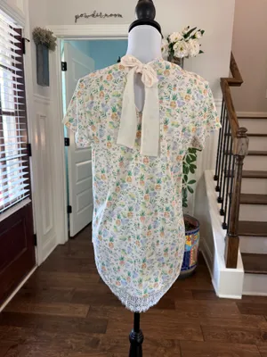 LC Lauren Conrad NWOT Floral Pineapple Lace Hem Blouse with Ribbon Tie in Back thumbnail 2