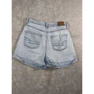 American Eagle Mom Short Cuffed Light Wash Size 0 thumbnail 6