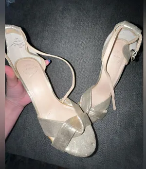 Gold Heels Size 10 thumbnail 3