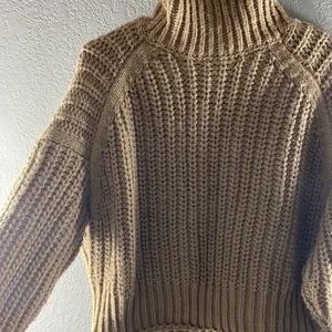 H&M Chunky Knit Turtleneck Boxy Sweater thumbnail 8
