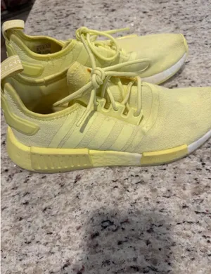Yellow adidas tennis shoes thumbnail 2