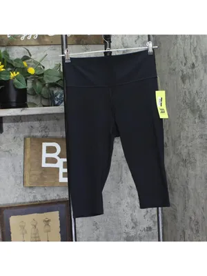 NWT All In Motion Everyday Soft Ultra High-Rise Capri Leggings 92937568 Black XL thumbnail 2