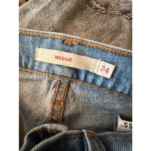 Levi’s Wedgie Straight Jeans High Rise Button Fly Light Wash Vintage Y2K 24 thumbnail 6