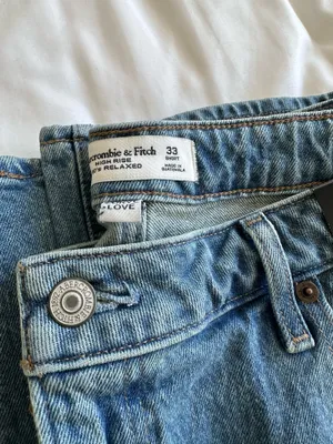Abercrombie Curve Love High Rise 90s Relaxed Jean NWT thumbnail 8