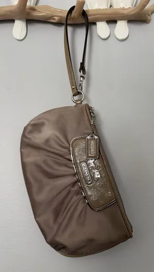 Coach‎ Amanda Satin Women's Wristlet Gray 42032 K thumbnail 1
