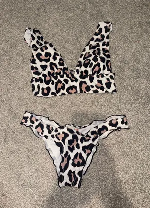 Gianni Bini Leopard Print Bikini Set XS thumbnail 1