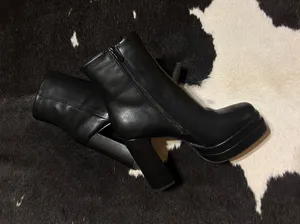 Dream Paris Boots Black thumbnail 1
