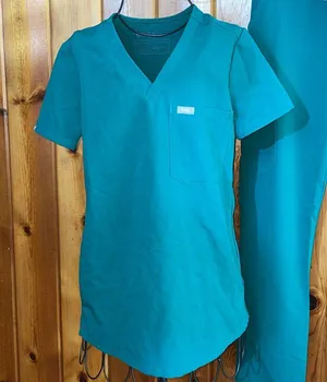 FIGS Hunter green Scrub Set Catarina top and Livingston pants limited edition thumbnail 3